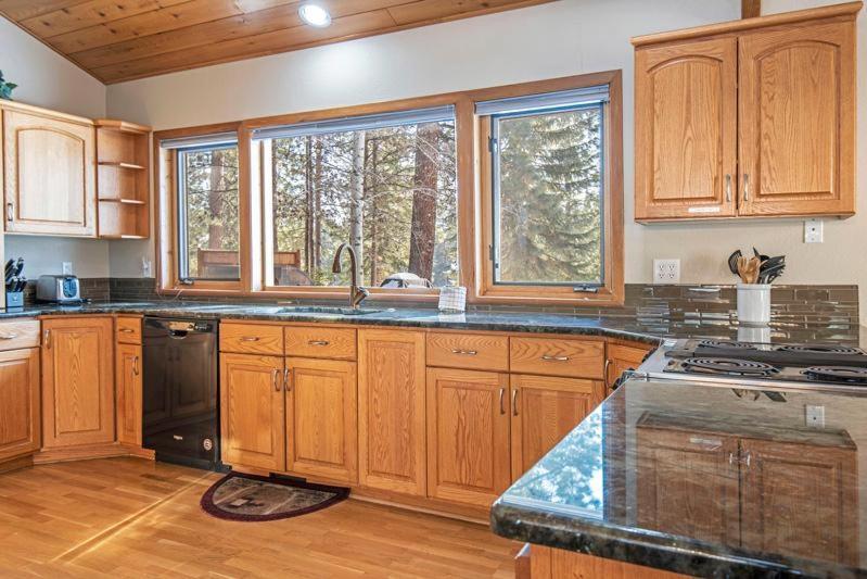 Deschutes Riverfront Home Sunriver Exteriör bild