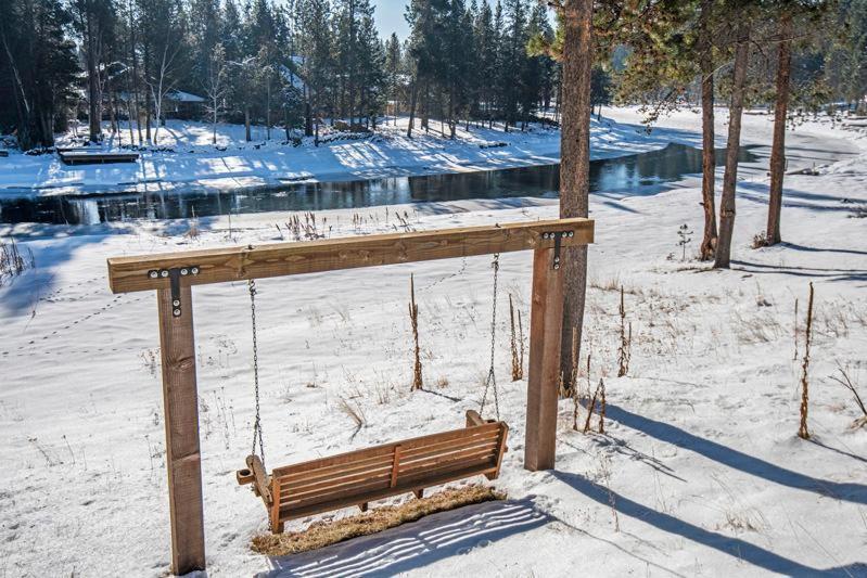 Deschutes Riverfront Home Sunriver Exteriör bild